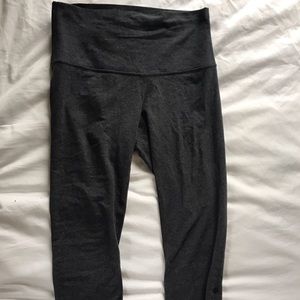 ✨LULULEMON Sz 8 High Waist Cotton Crop!